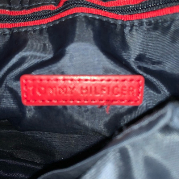 Tommy Hilfiger Black Crossbody Bag - Picture 11 of 16